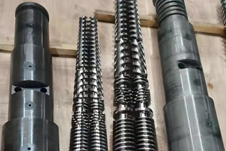 塑料擠出機(jī)機(jī)筒螺桿發(fā)貨前，廠家需要做哪些工作？